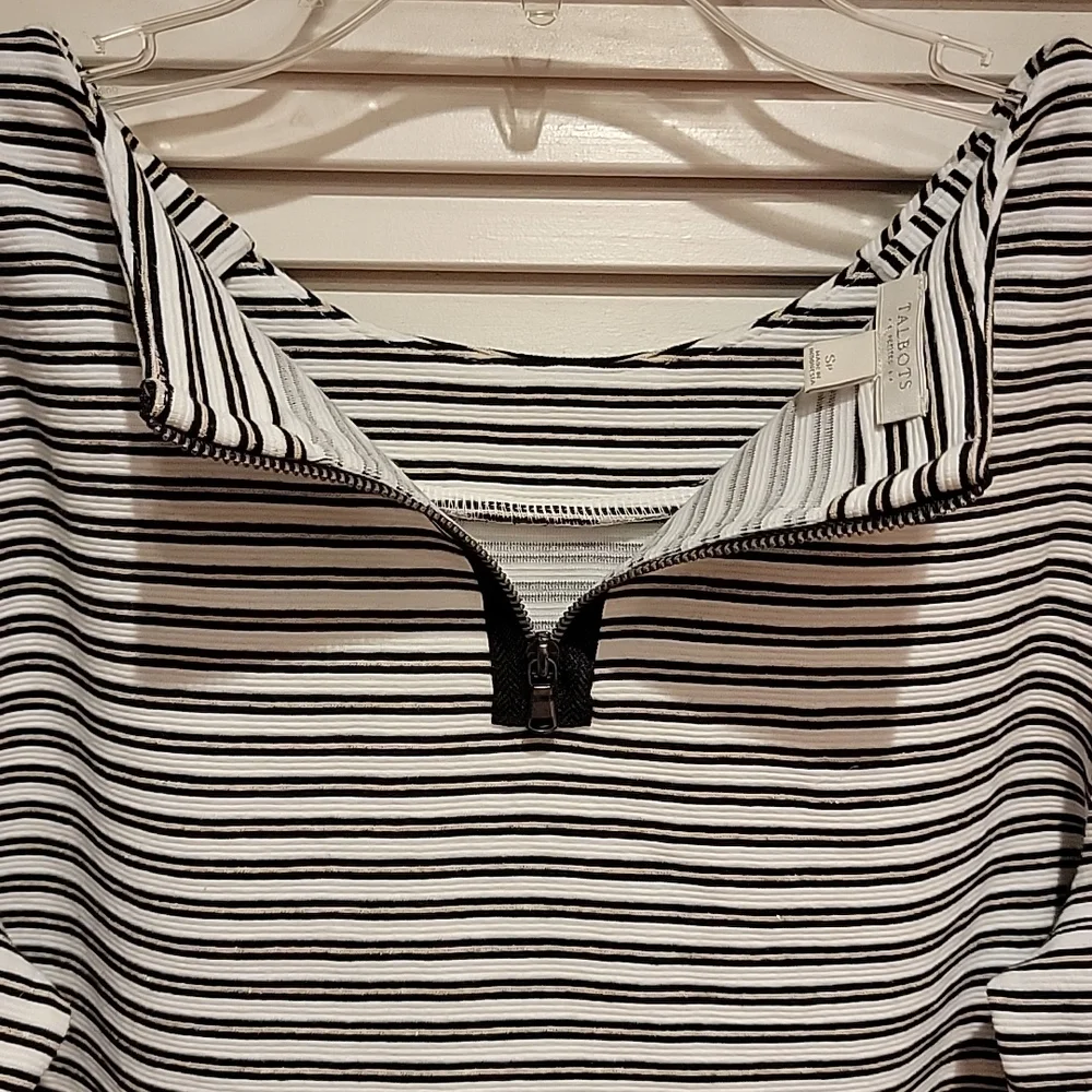 ☀️ ✅️ Talbots Top ( SP) - Picture 4 of 6
